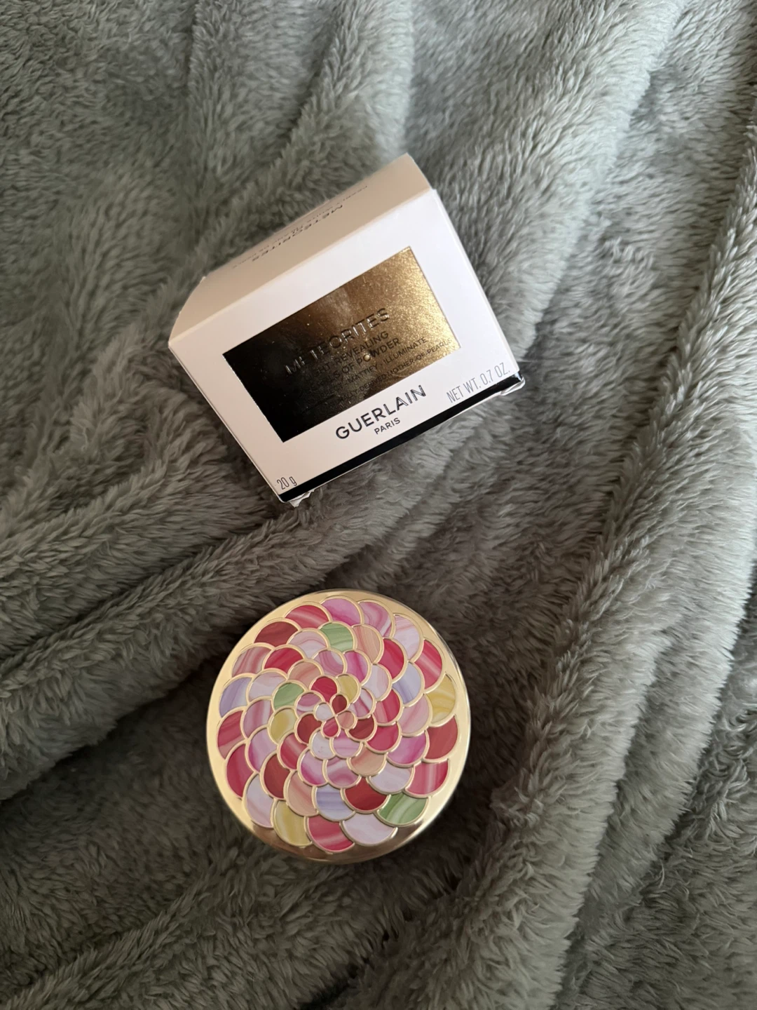 Guerlain Météorites Light-Revealing Pearls of Powder - photo 3