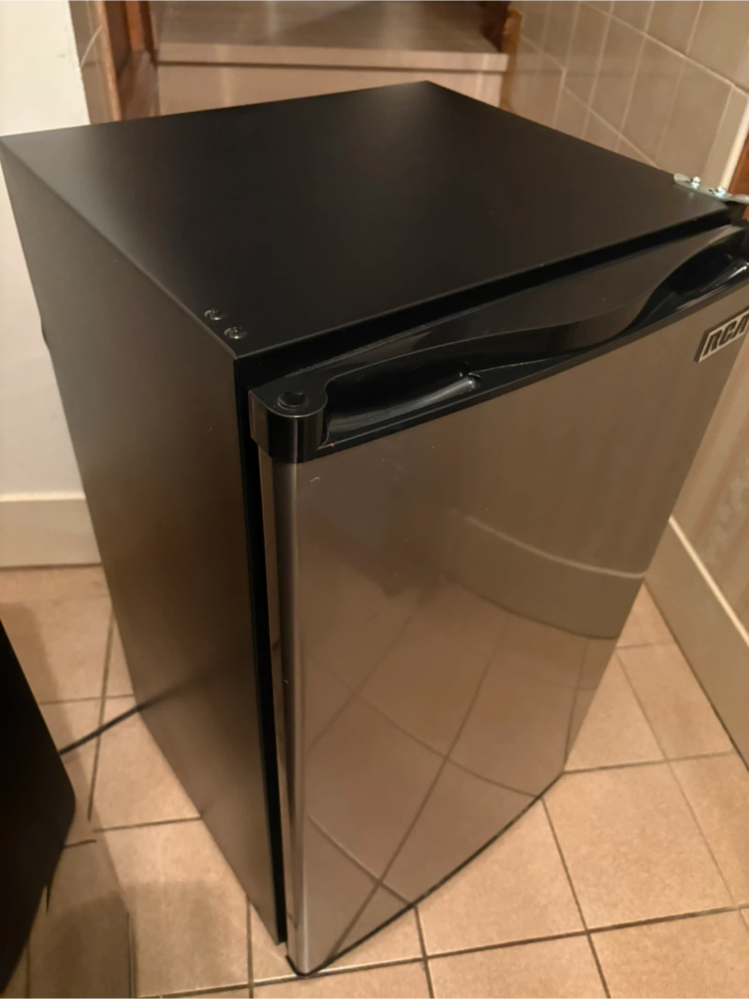 RCA Compact Mini Fridge - photo 3