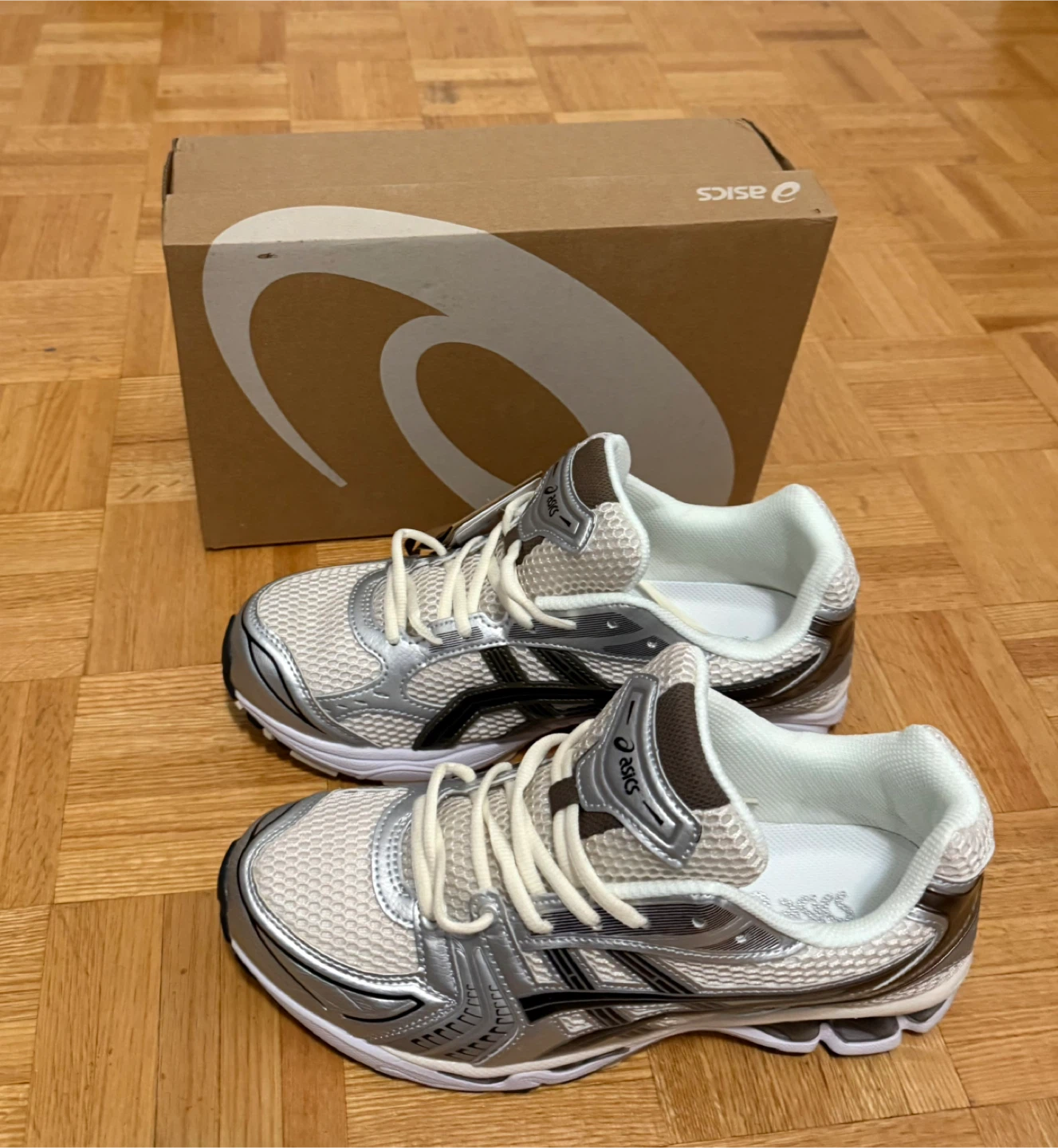 Asics Gel-kayano 14 Running Shoes, Silver/White, Size 9 - photo 2