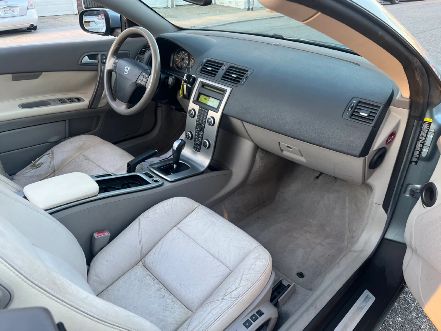 2009 VOLVO C-70 Convertible  2.5L - photo 3