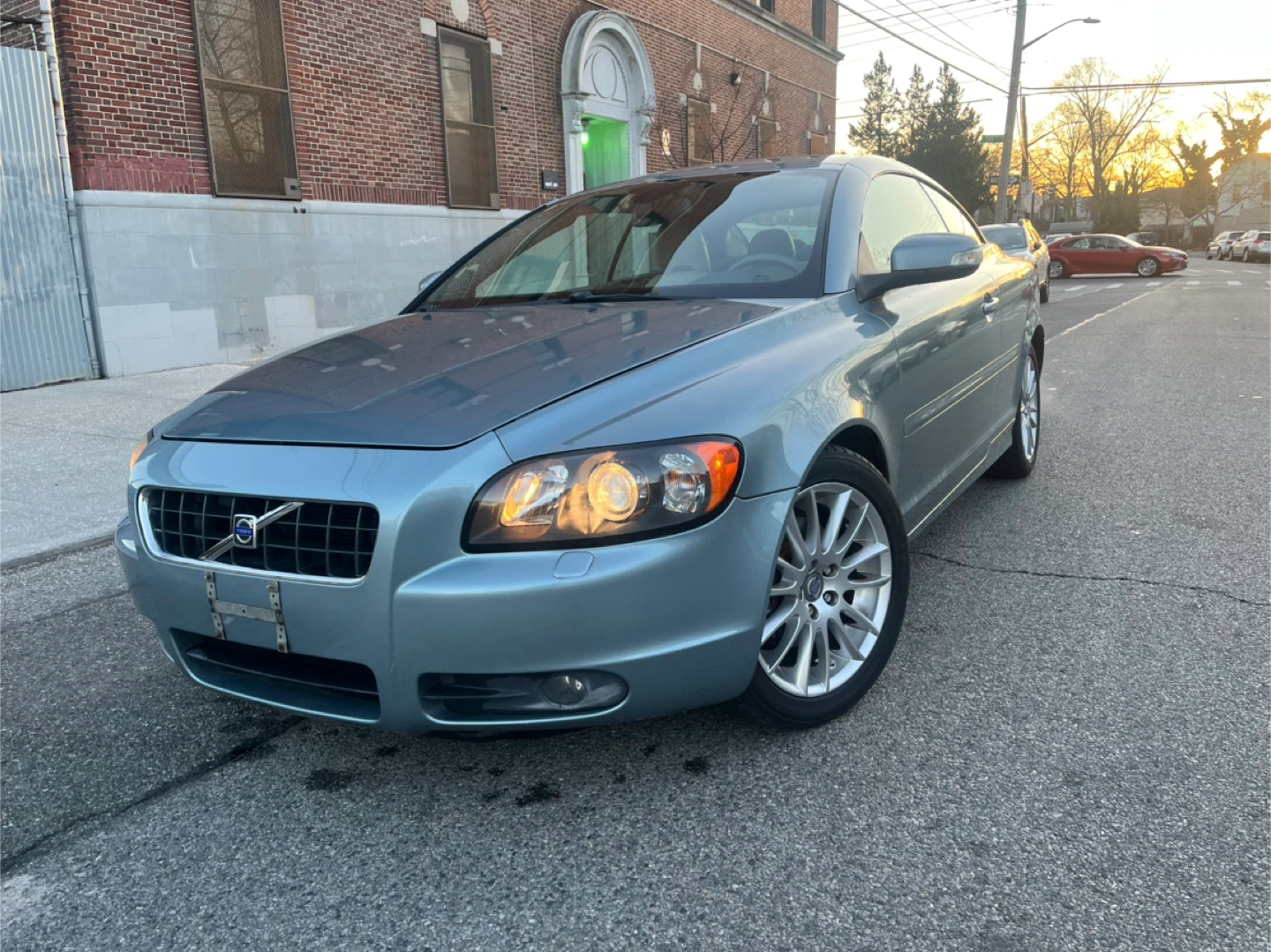 2009 VOLVO C-70 Convertible  2.5L - photo 2