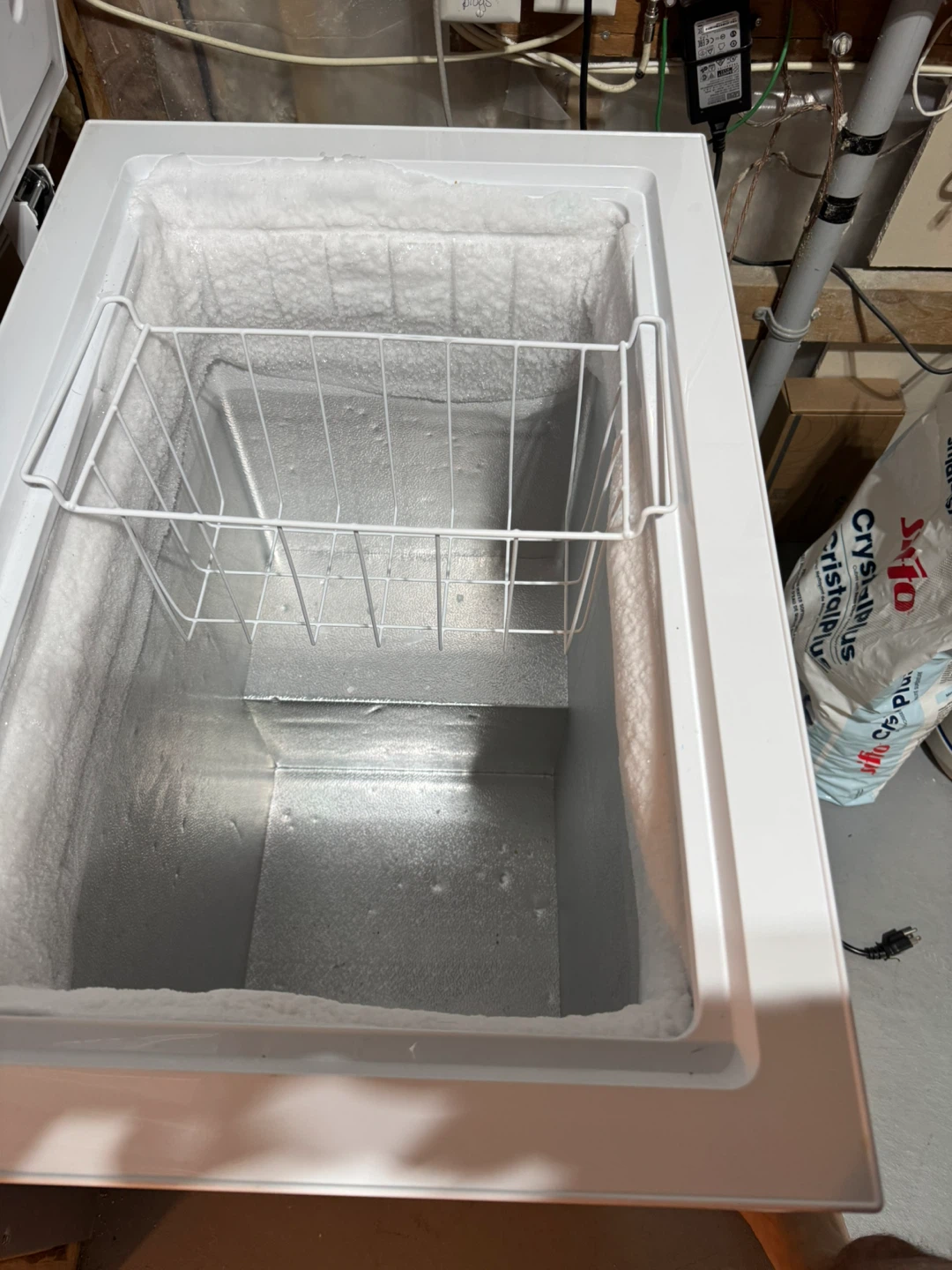 Frigidaire Chest Freezer - photo 3