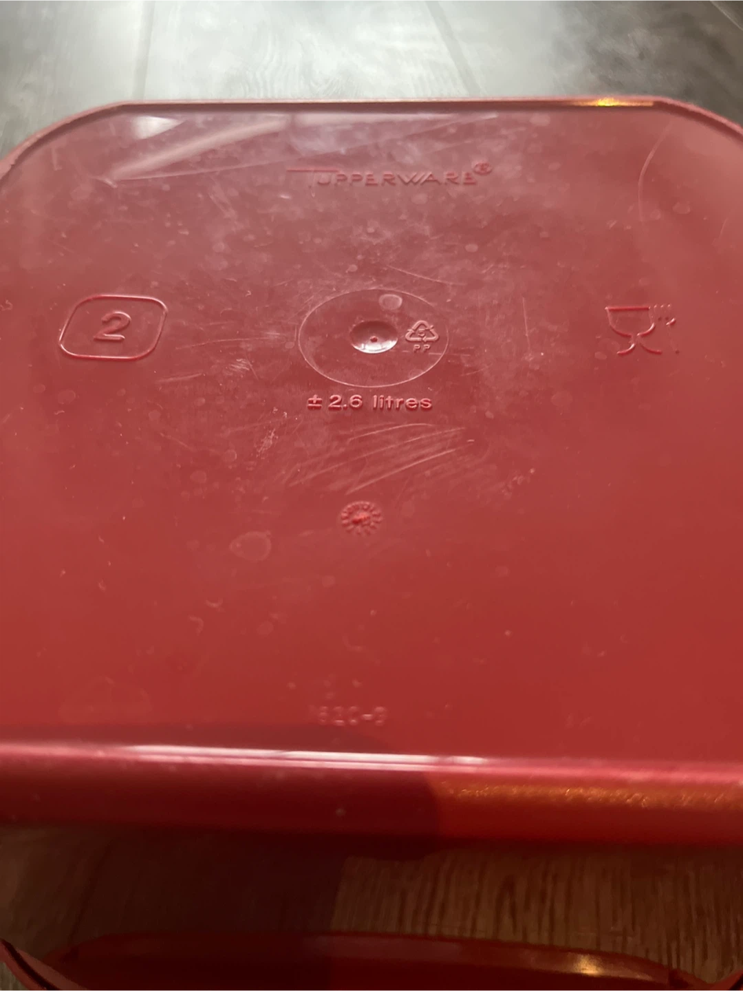 Tupperware Red Square Container - 2.6 Litres - photo 3