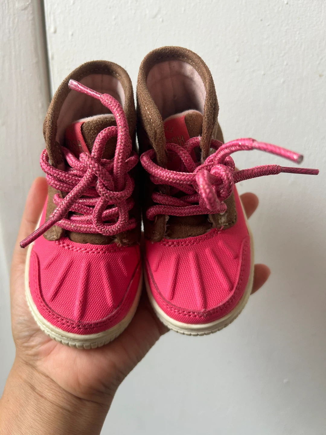 Oshkosh winter boots for baby size 4 🥕