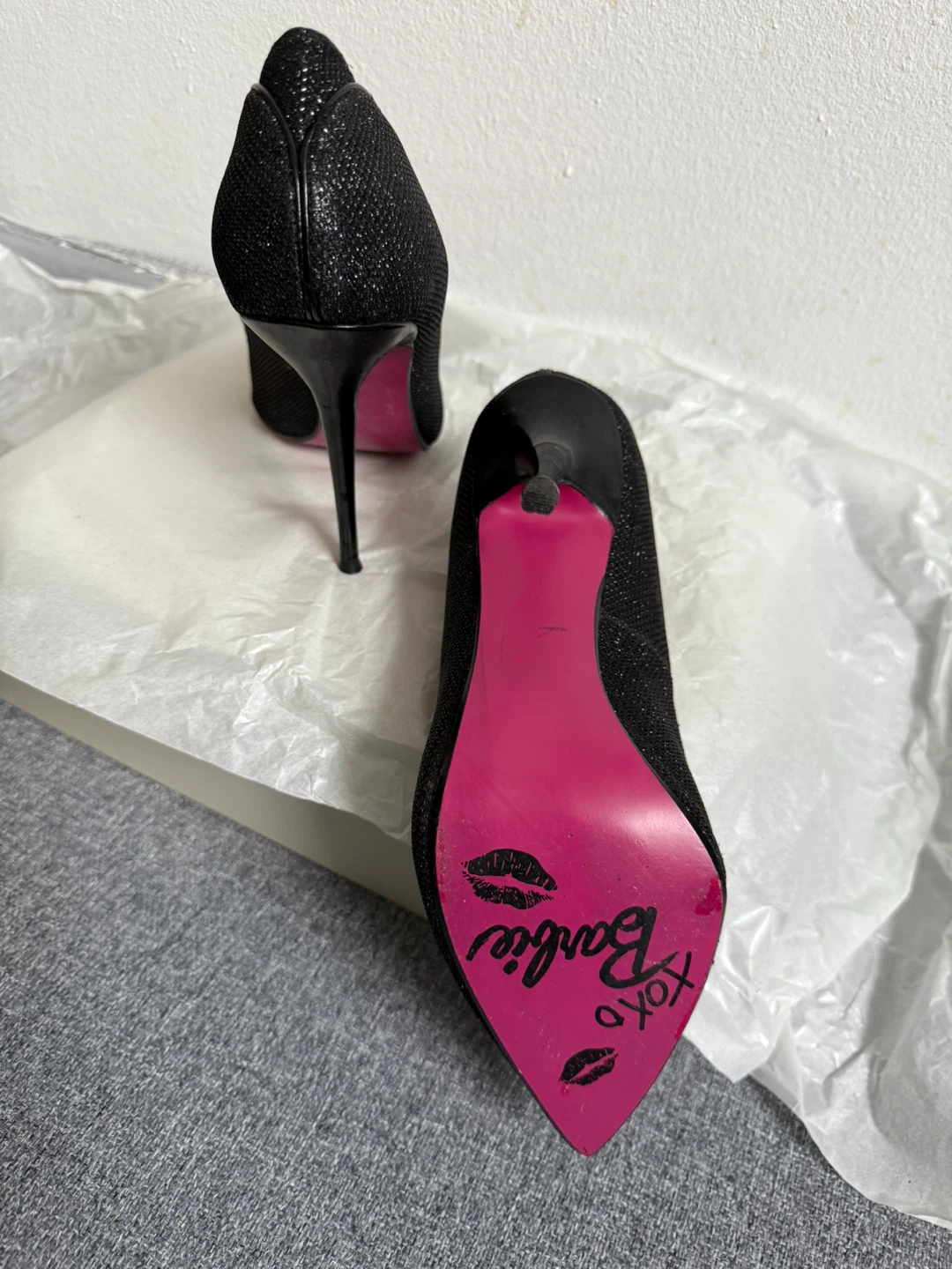 Barbie Black Glitter High Heels - photo 2