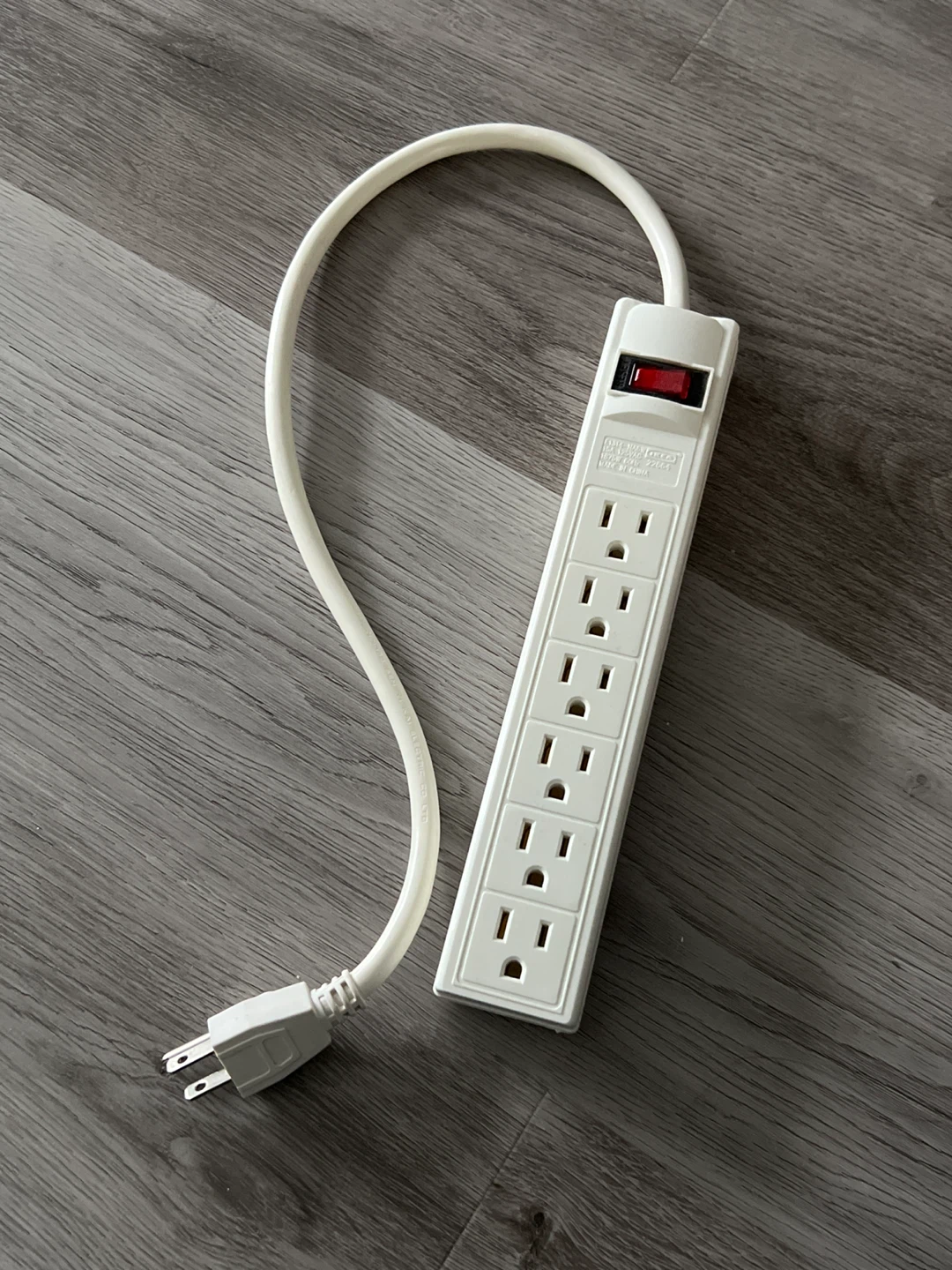 6-Outlet Power Strip 🧡