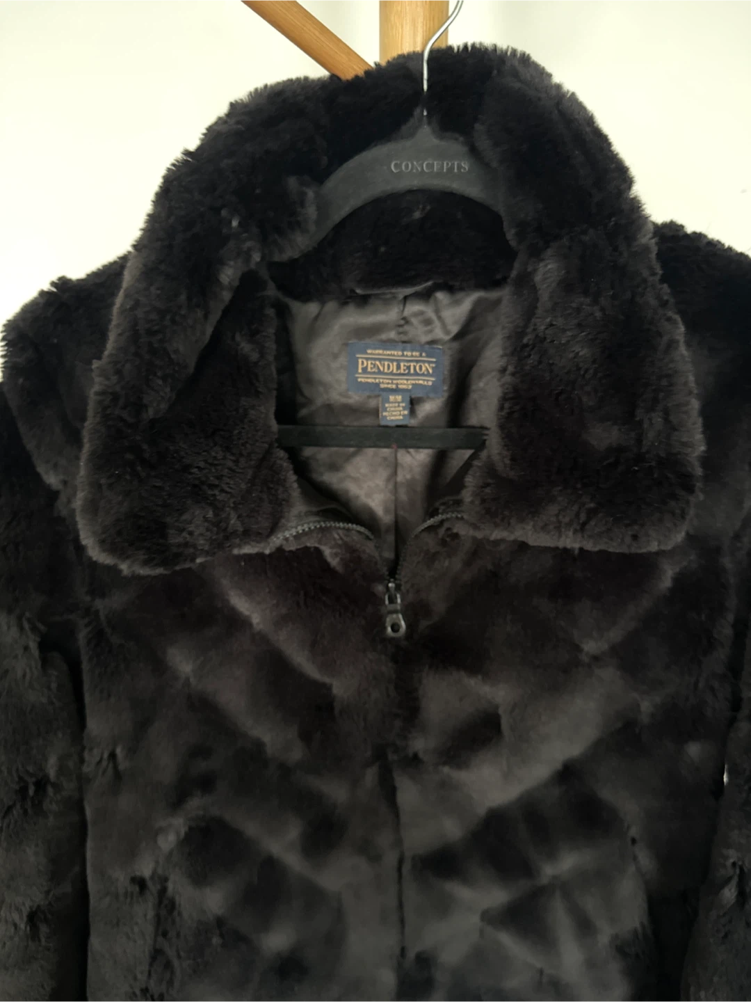 Pendleton Faux Fur Jacket - Size M/M - photo 3