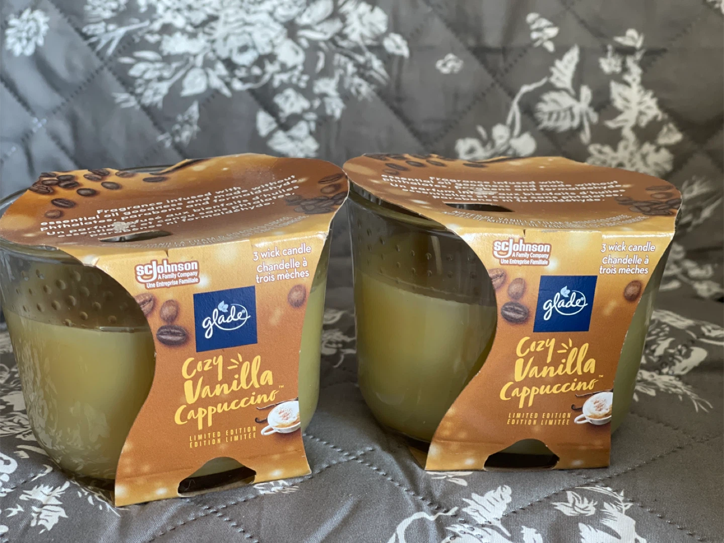 Glade Cozy Vanilla Cappuccino 3-Wick Candle