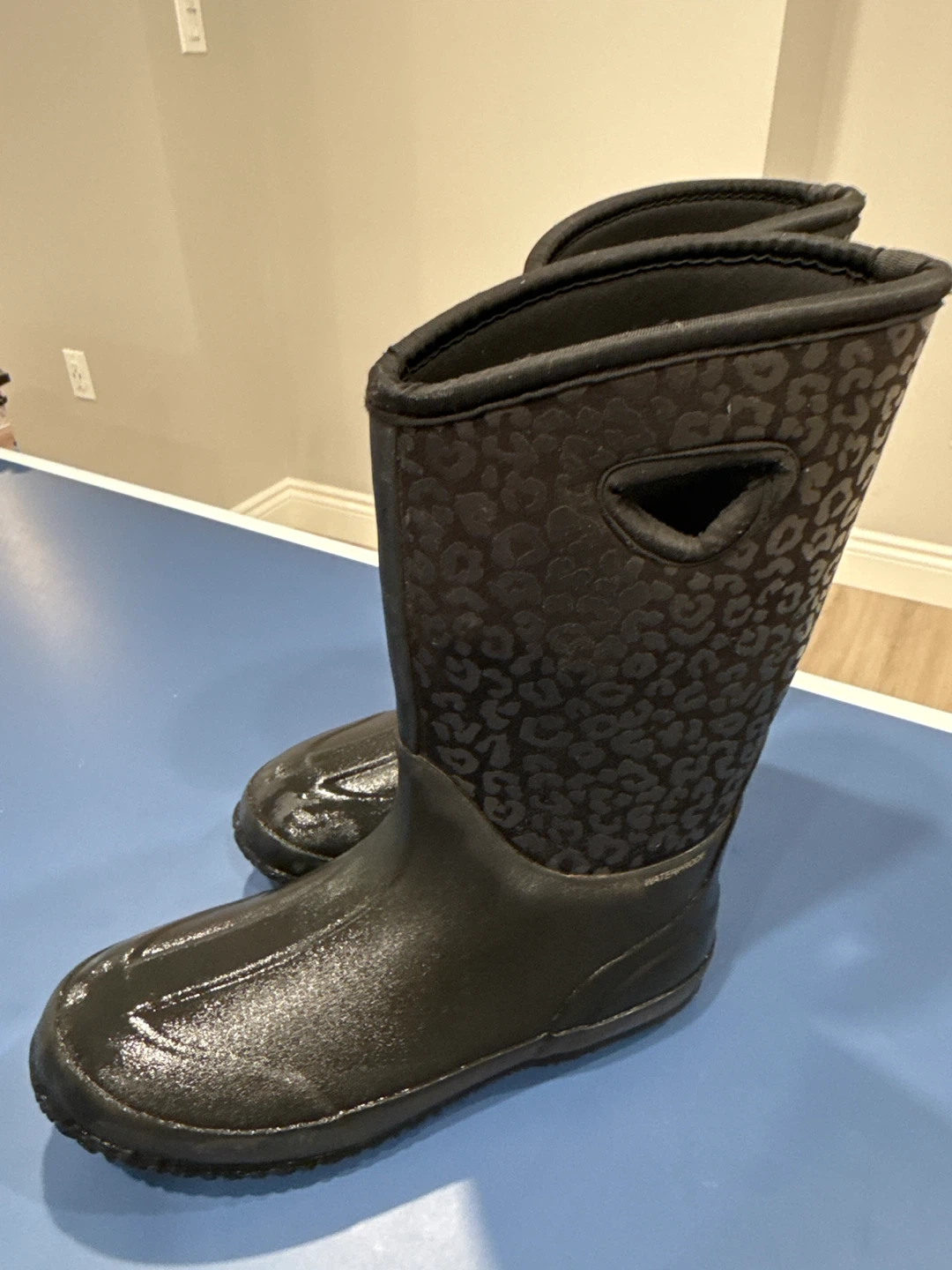 Bogs Leopard Print Winter Boots - Size 6