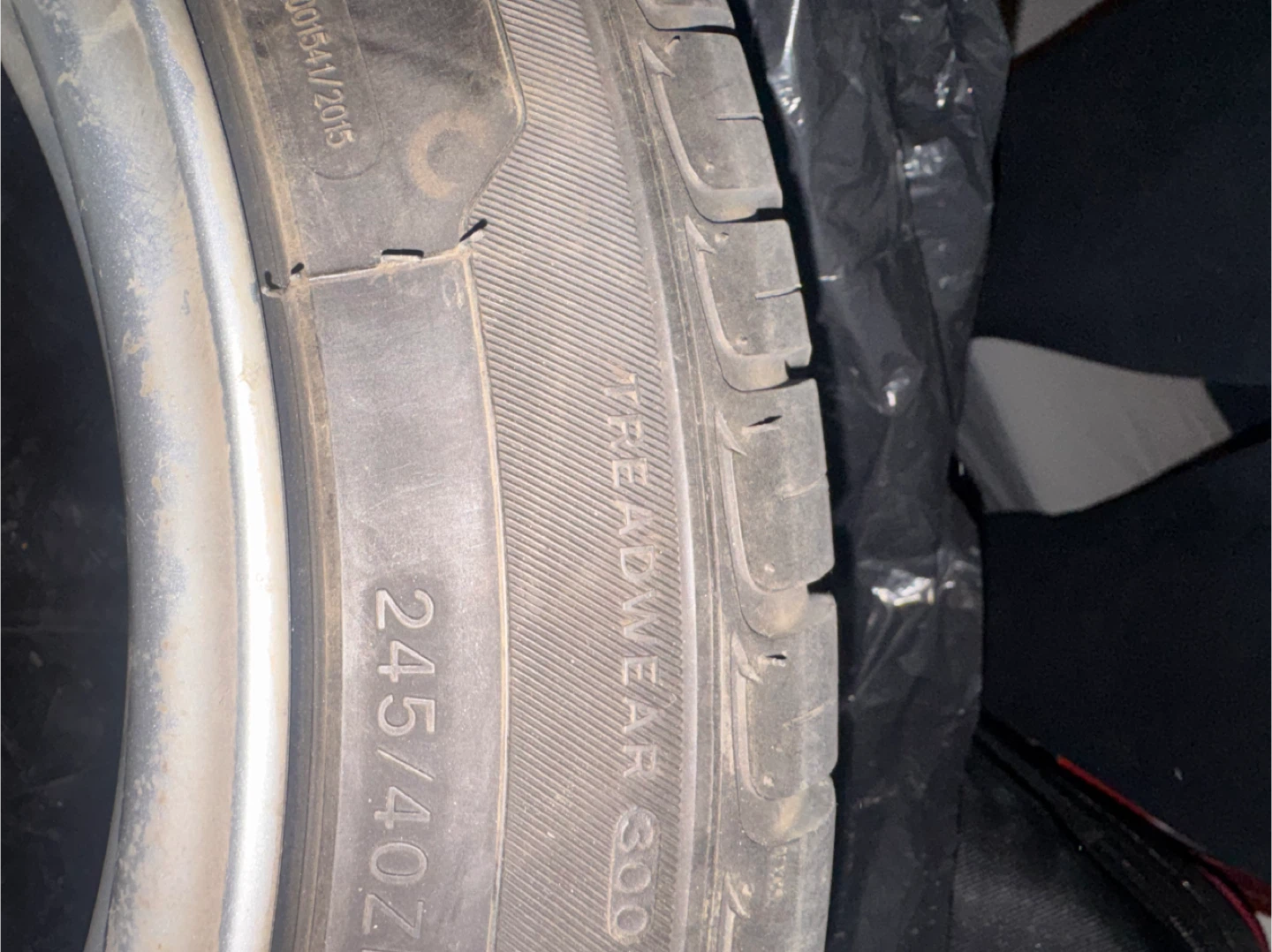 Mercedes-Benz 245/40ZR18 Tire