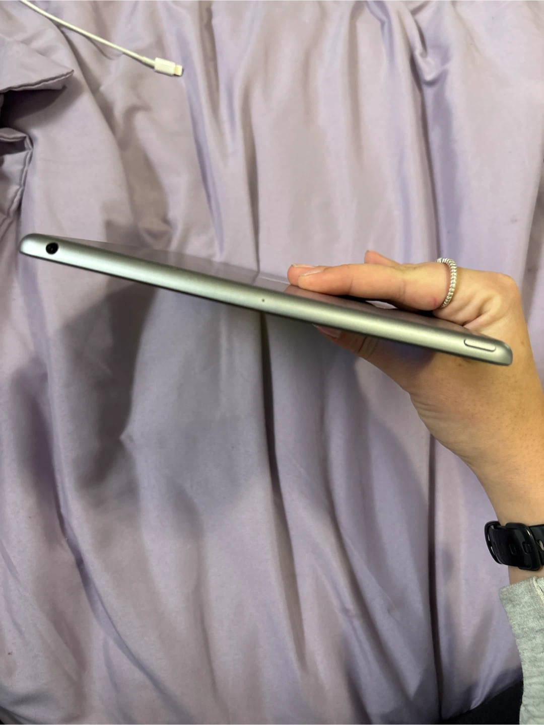 Apple iPad 6th generation - Great Condition! - photo 4