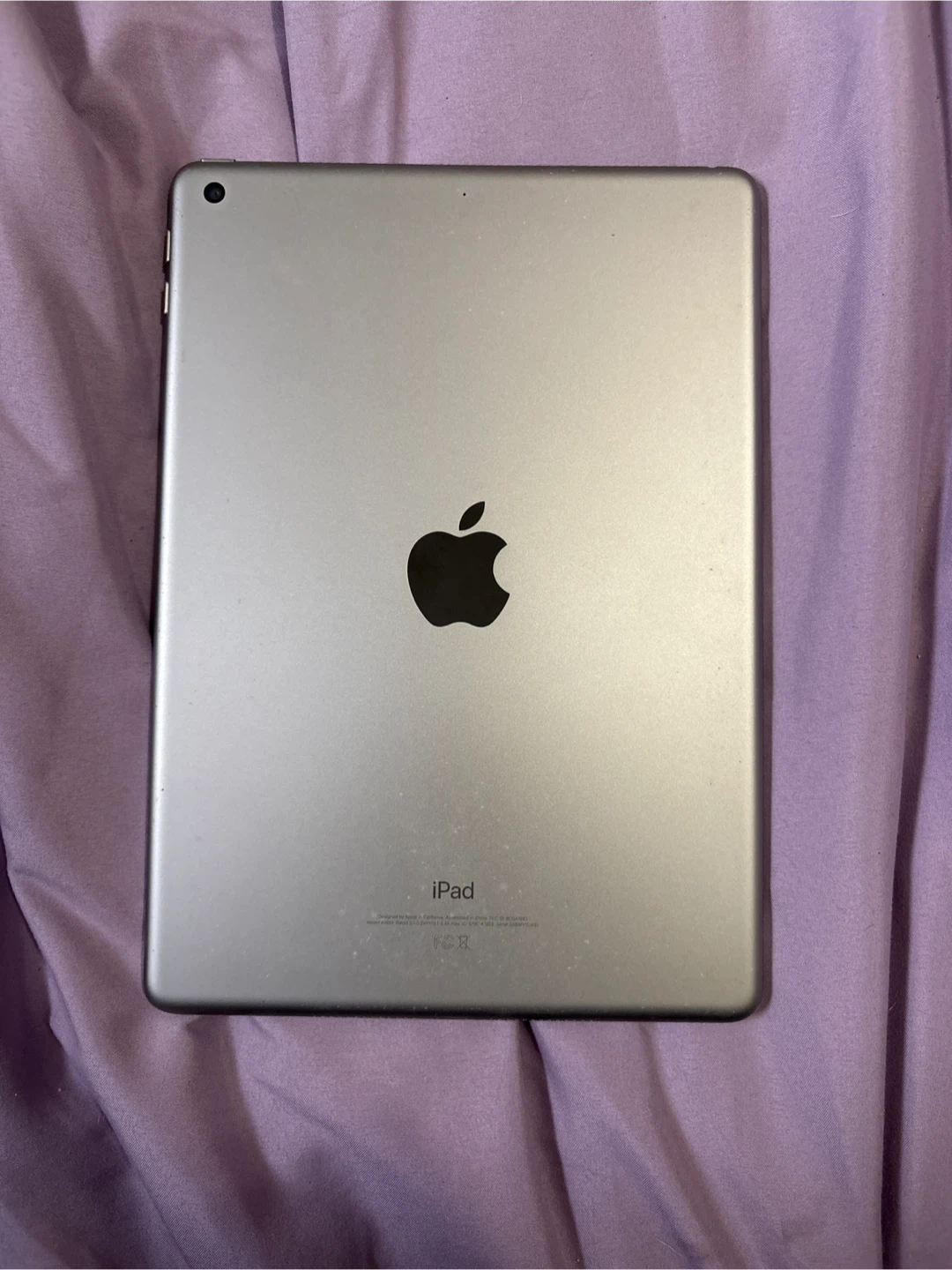 Apple iPad 6th generation - Great Condition! - photo 2