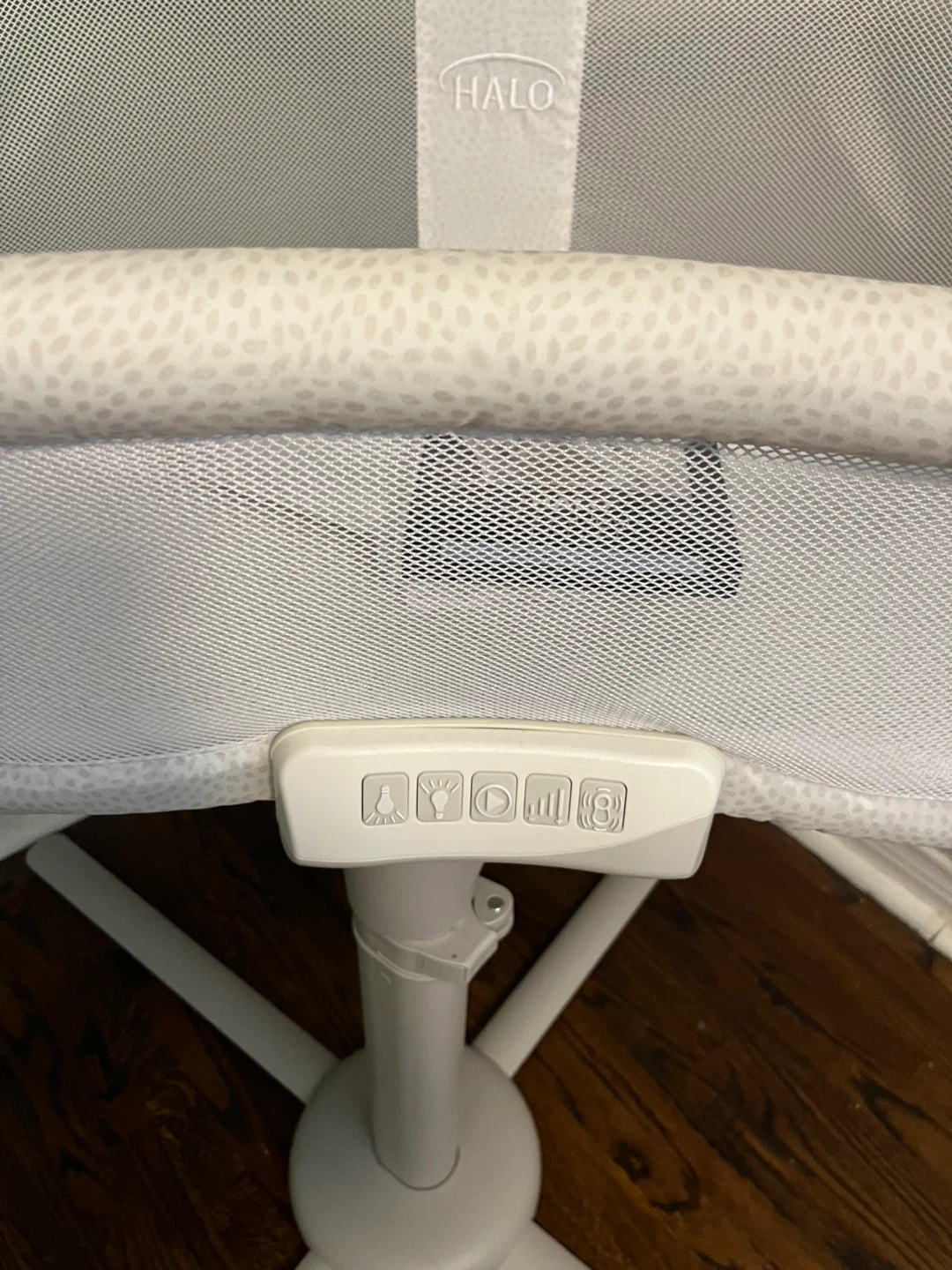 Halo BassiNest Swivel Sleeper Bassinet - photo 3