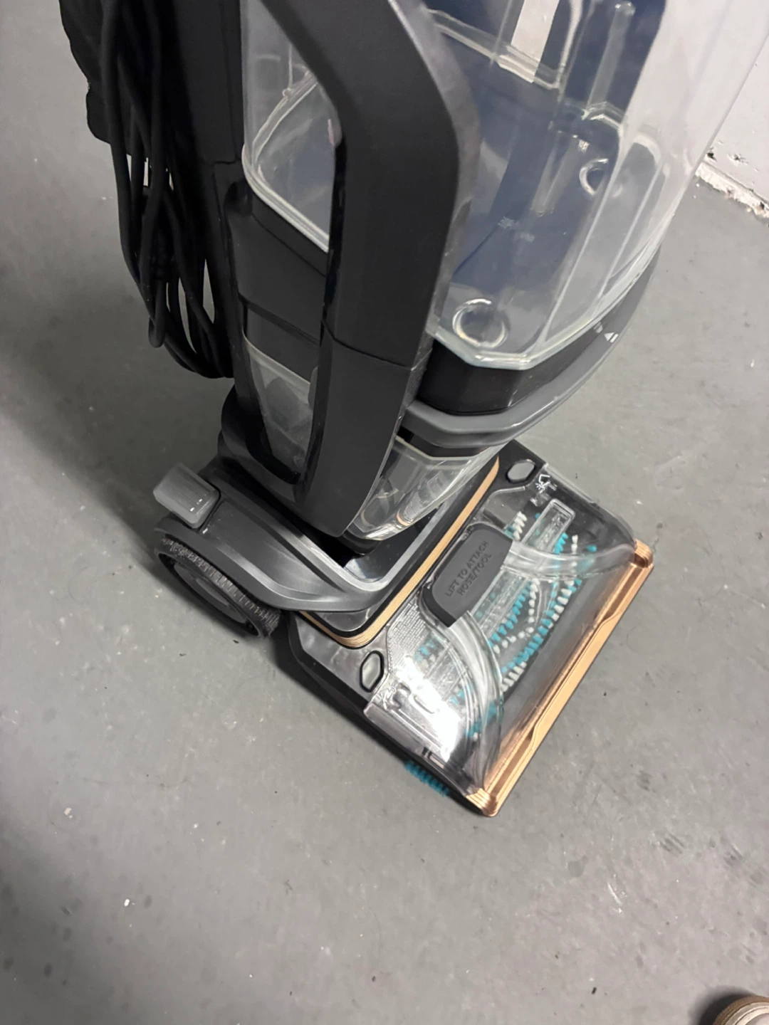 Bissell ProHeat 2X Revolution Pet Carpet Cleaner - photo 2