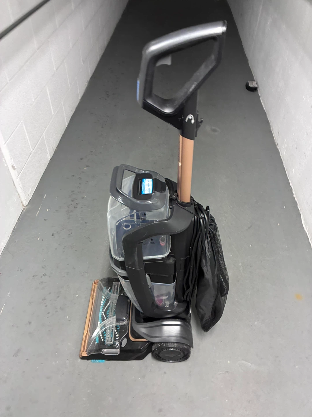 Bissell ProHeat 2X Revolution Pet Carpet Cleaner - photo 3