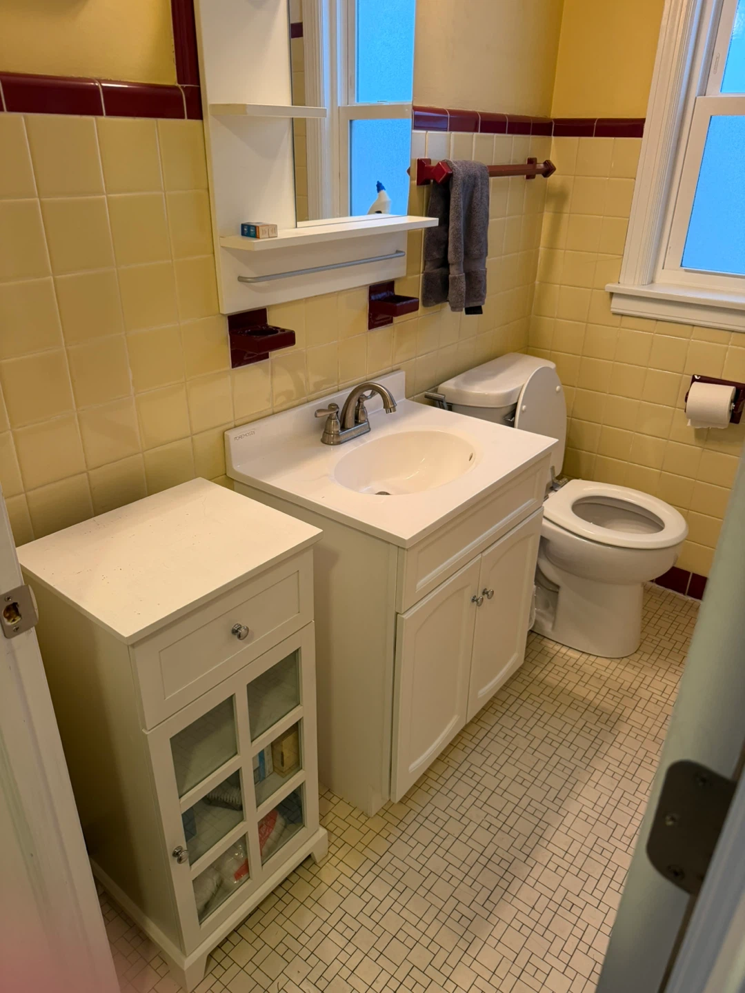 Bathroom Mirror, Light ,vanity with faucet, small cabinet - photo 2
