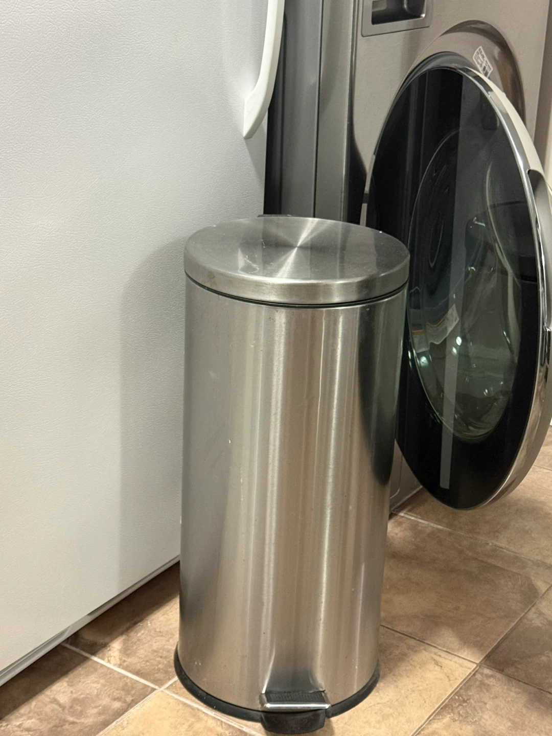 Stainless Steel Step-On Trash Can 🧡