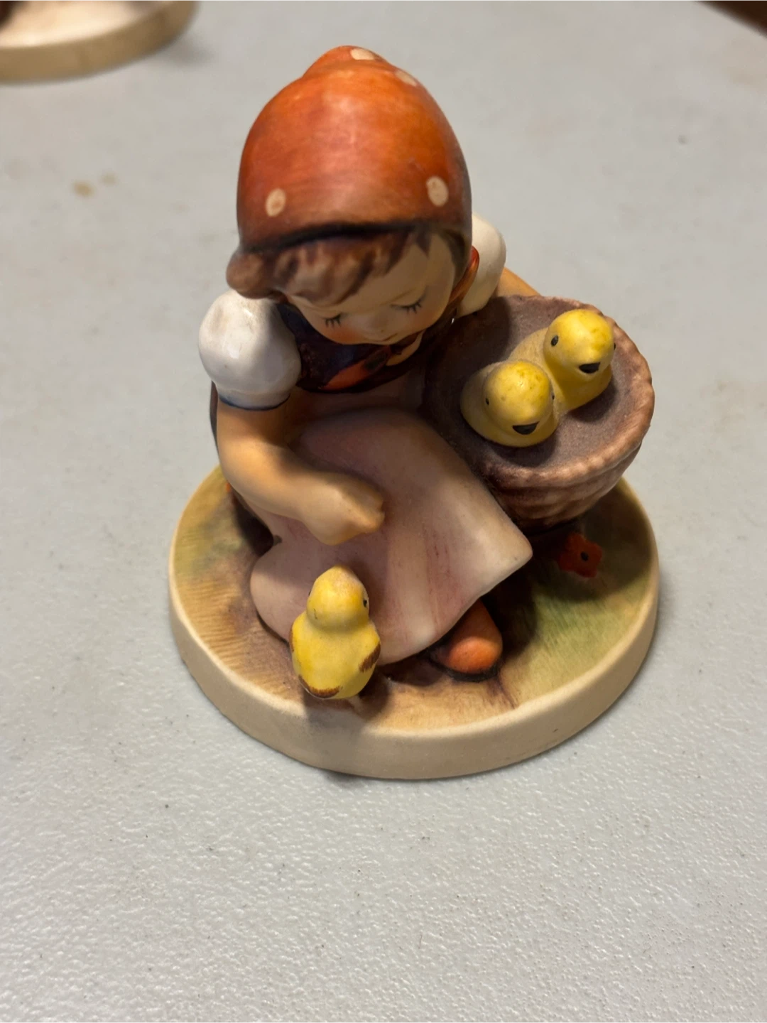 Vintage 3.5" Goebel Hummel Figurine "Chick Girl" - photo 2
