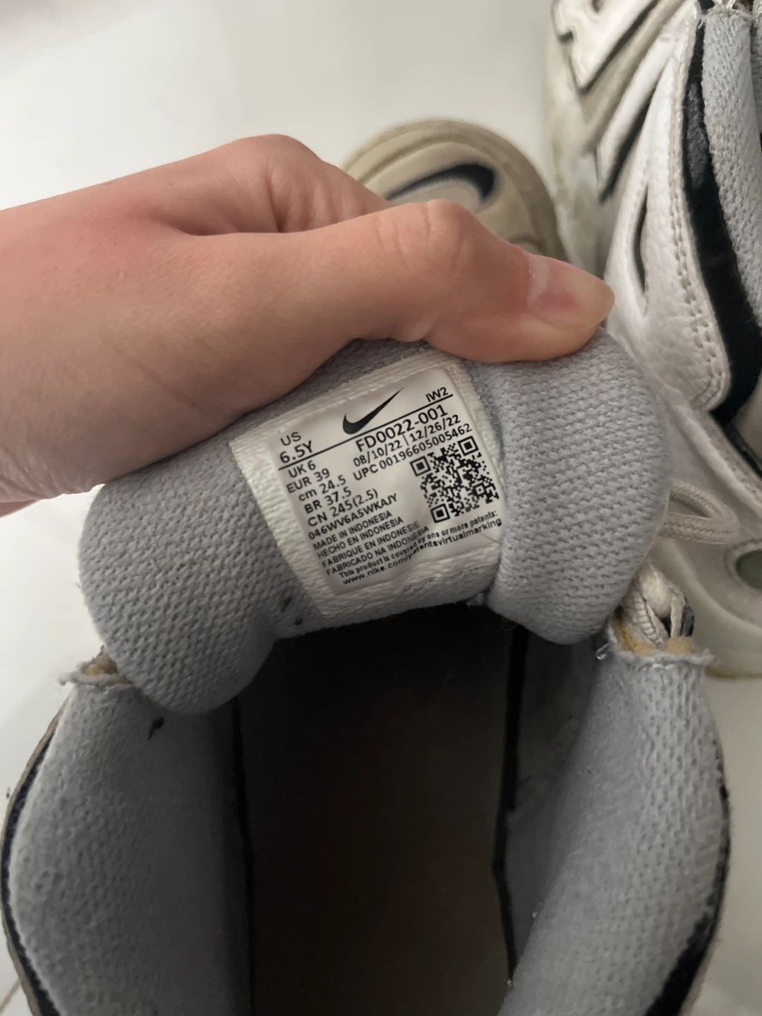 Nike Air Uptempo White/Grey Sneakers - Size 6.5Y - photo 3