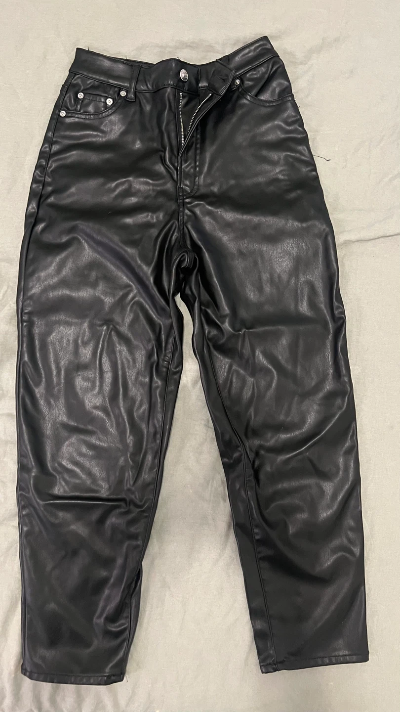 Black Faux Leather Pants H&M 🧡