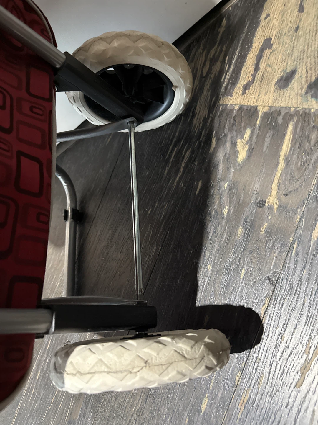 Red Patterned Shopping Cart - photo 2