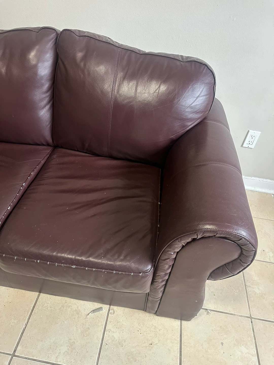 Burgundy Leather Loveseat - photo 4