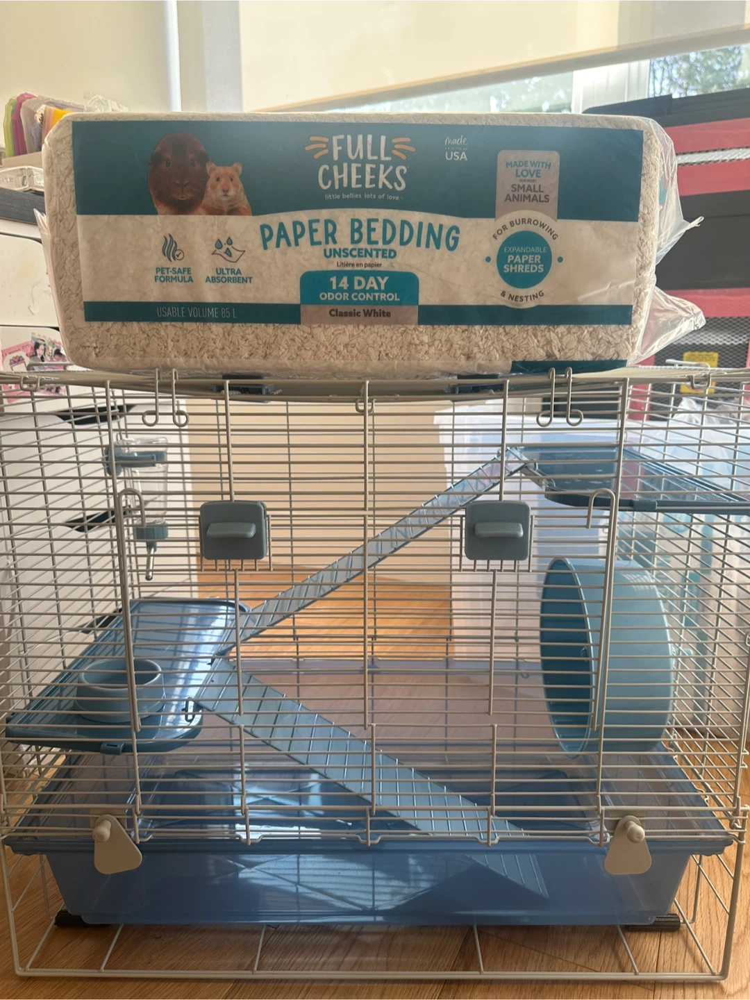 Full Cheeks Hamster Cage + Bedding (85L)