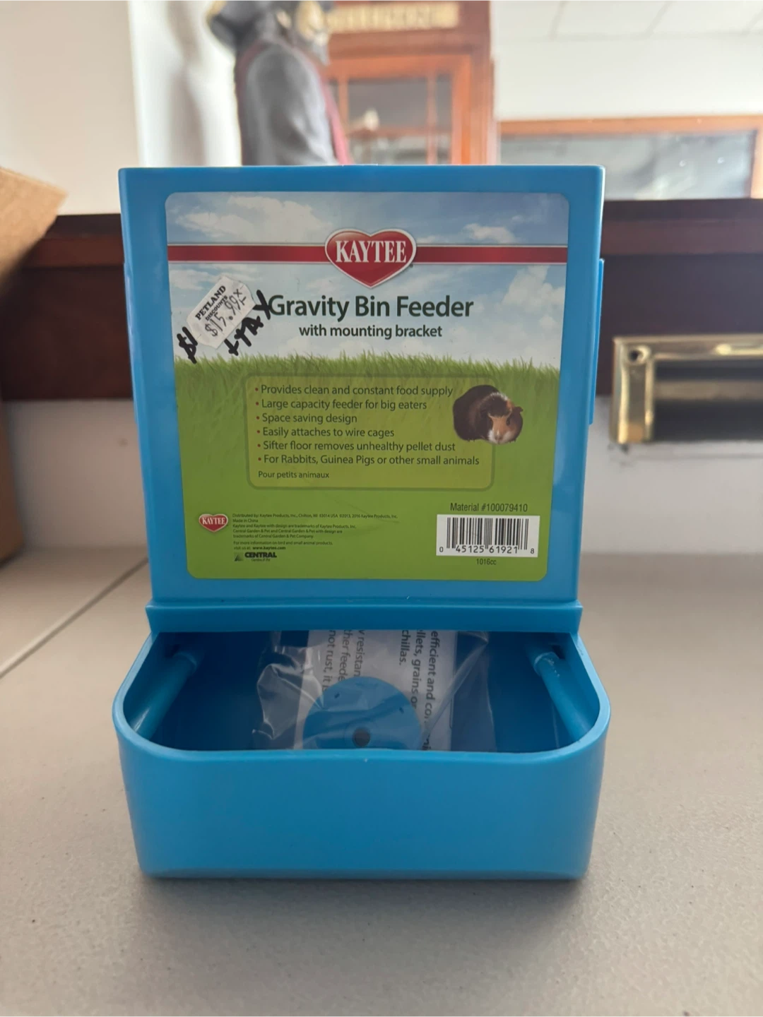 Kaytee Gravity Bin Feeder with Mounting Bracket