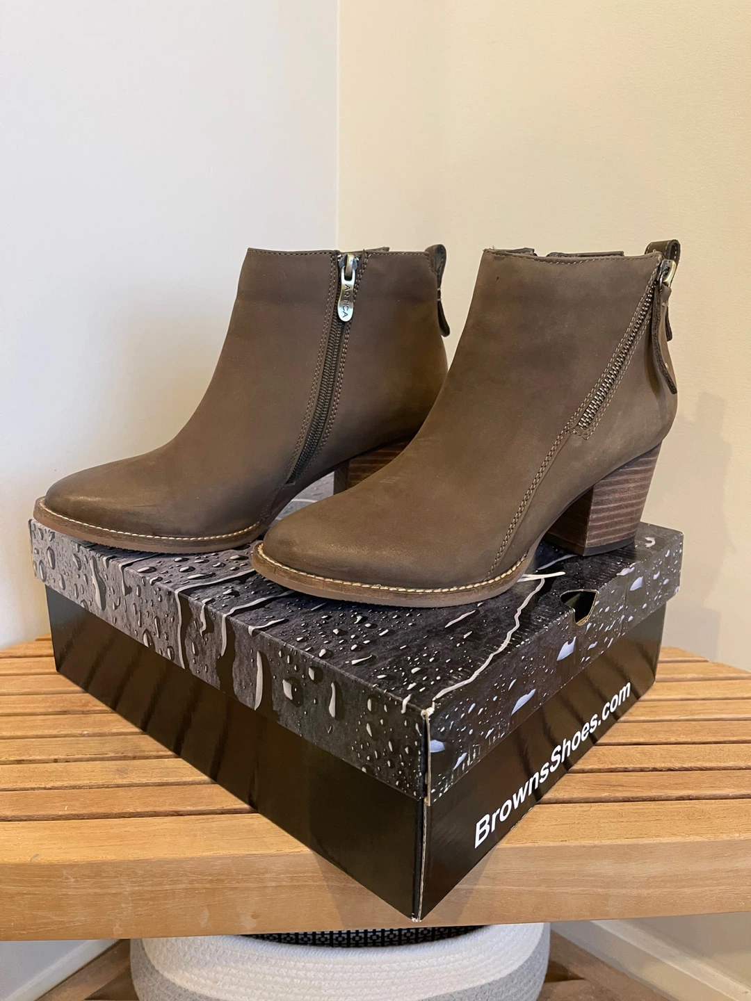 Browns Artica Nidjaa Waterproof Ankle Boots - Size 7 - photo 2