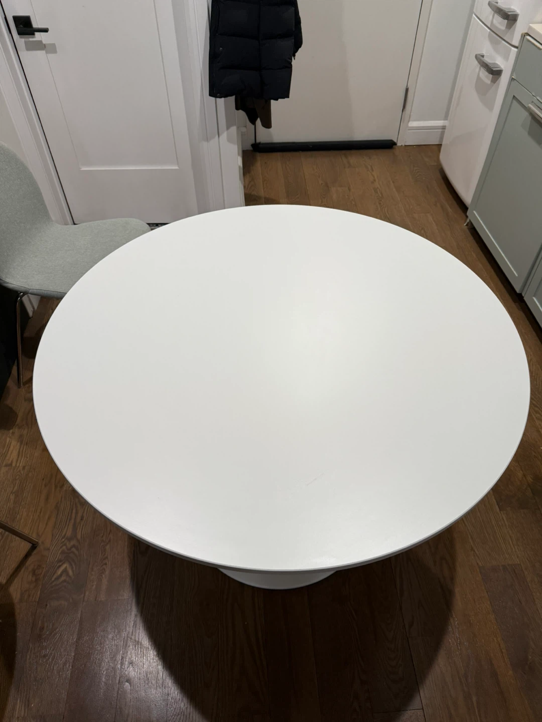 IKEA Docksta White Round Dining Table - photo 2