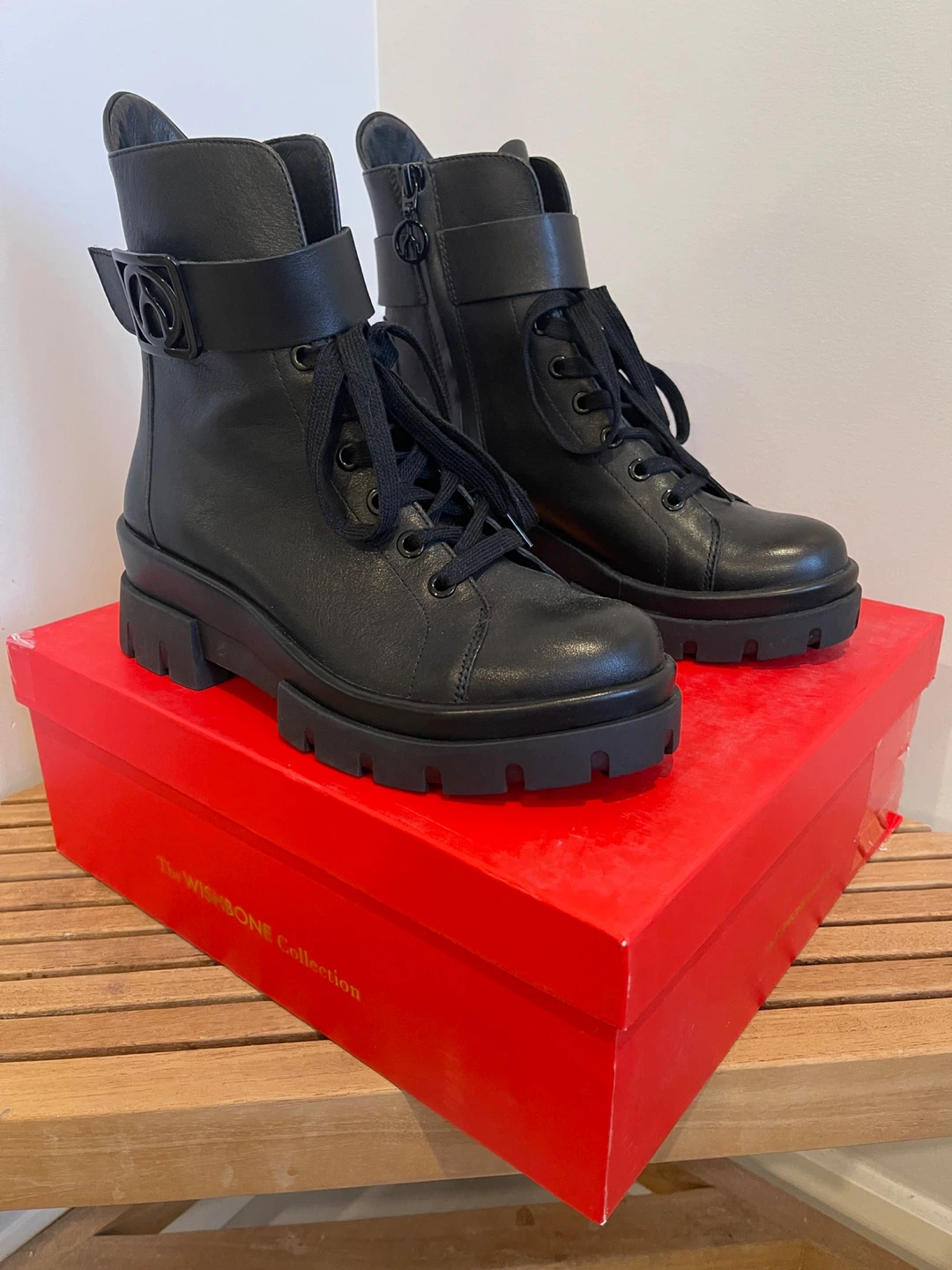 Browns Wishbone Collection Floria Black Boots