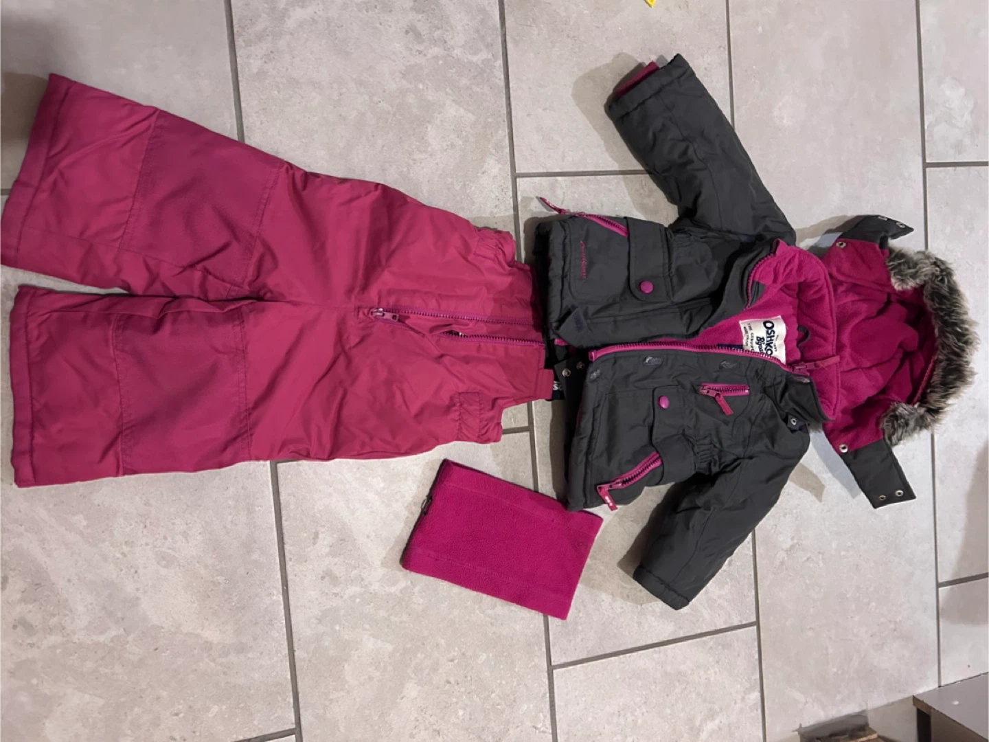 OshKosh B'gosh Snowsuit Set (size 18M)