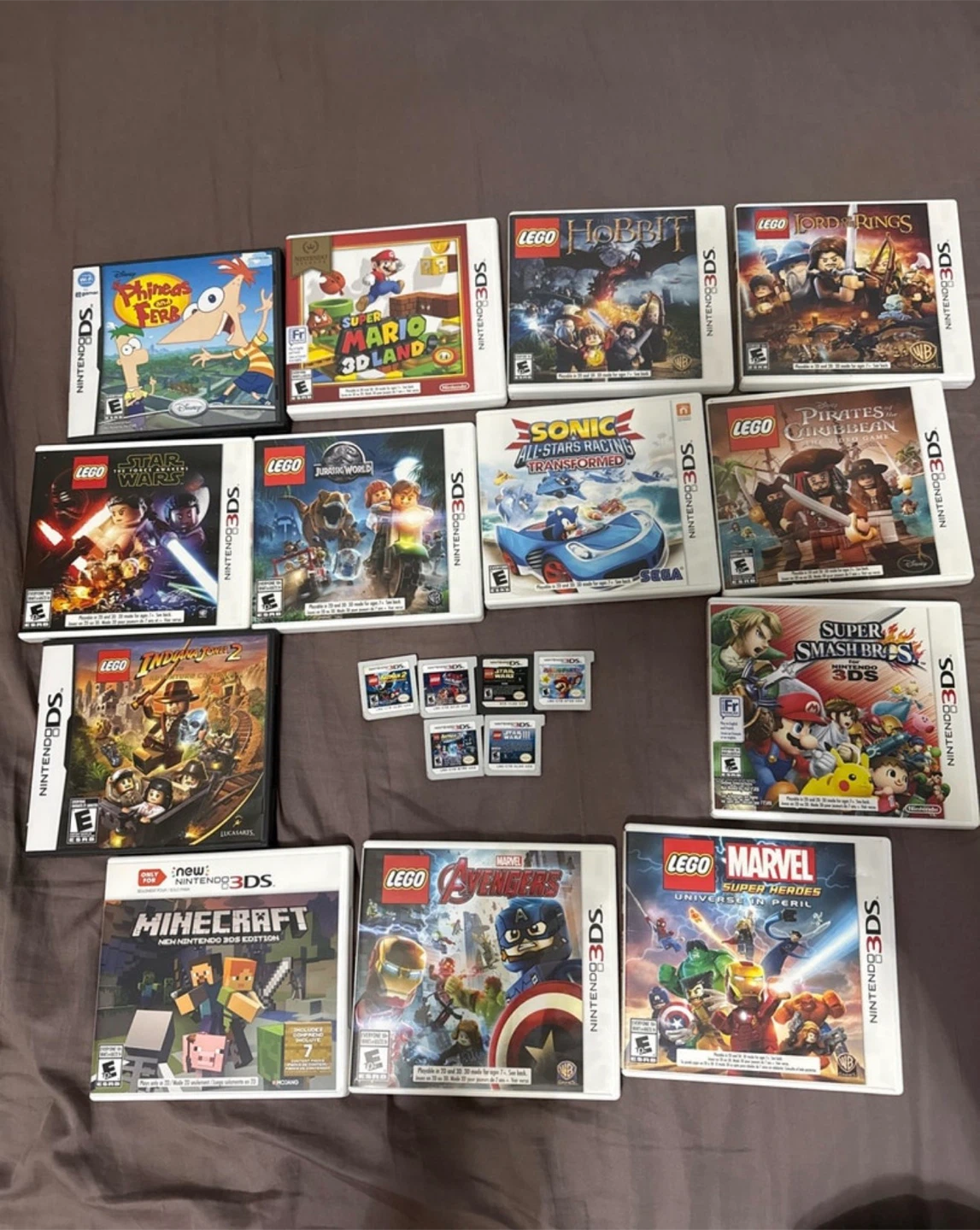 New Nintendo 2DS XL, 19 games, case, charger and more - photo 4