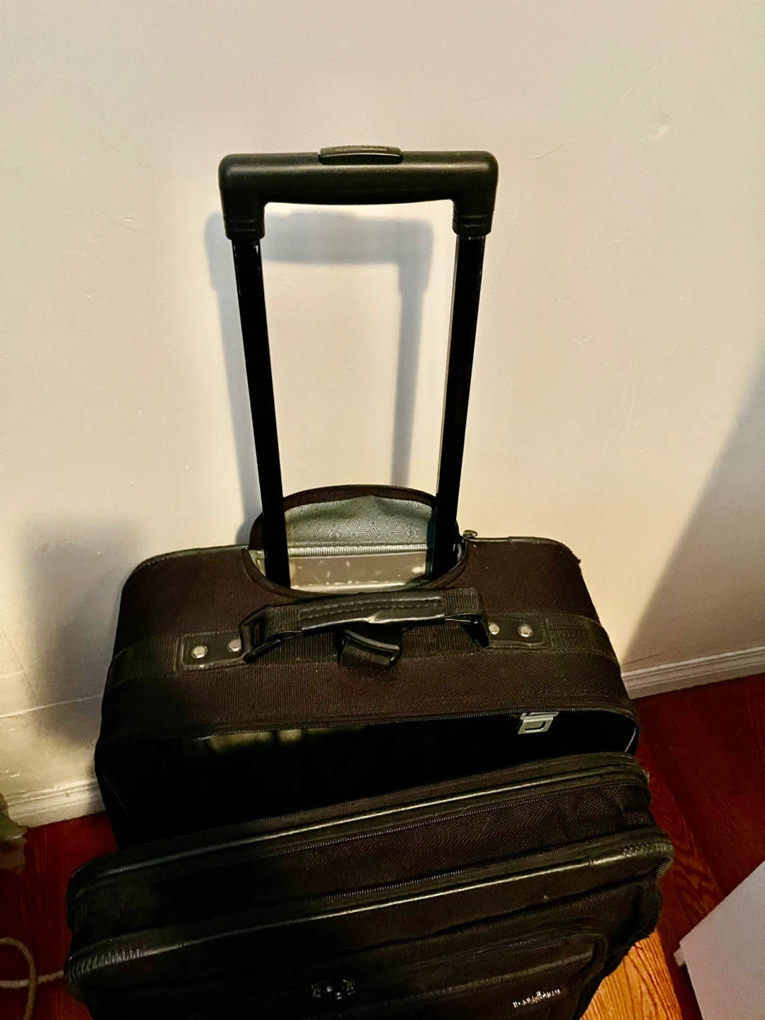 Atlantic Luggage Rolling Suitcase - Black - photo 4