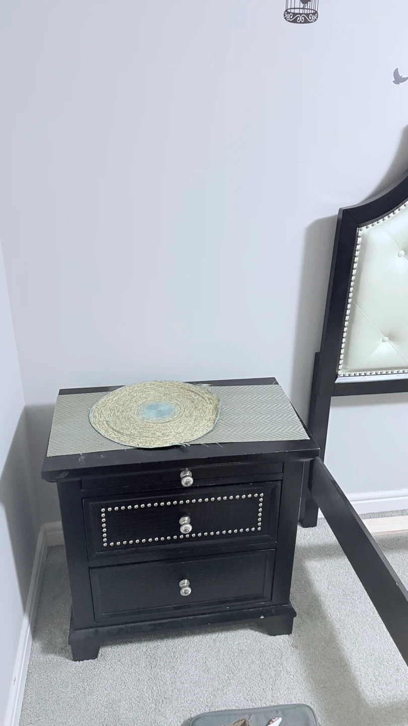 Bedroom Set - Bed Frame, Dresser, Nightstands - photo 3