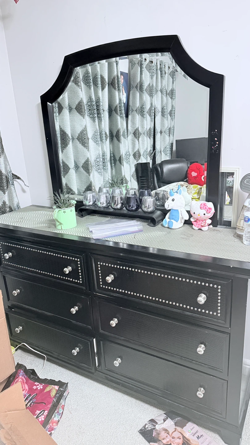 Bedroom Set - Bed Frame, Dresser, Nightstands - photo 4