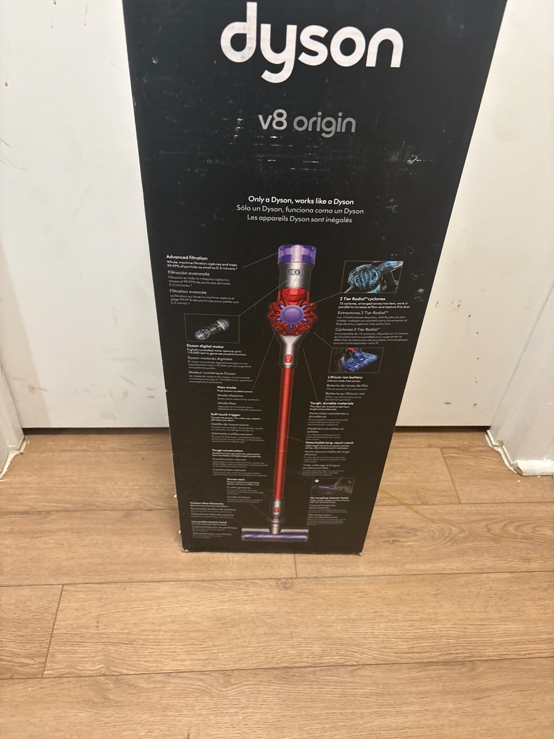 Dyson V8 Origin Vacuum - Brand New in box