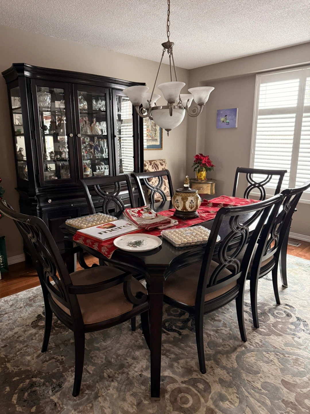 Dining table, 6 chairs and hutch 🧡 - photo 3