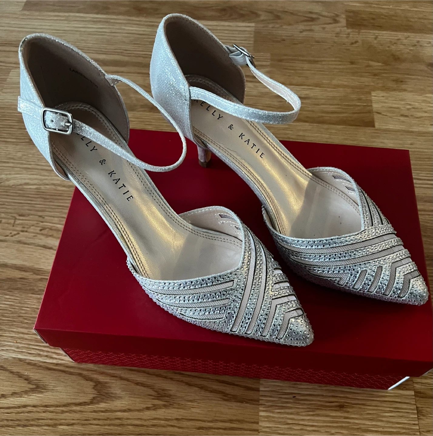 Kelly & Katie Silver Heels - Size 7