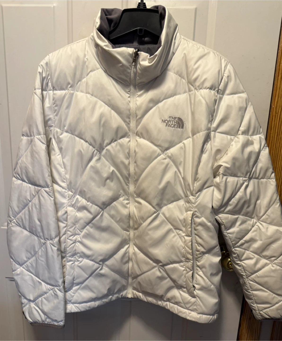 The North Face White Puffer Jacket - Women's XL - photo 3