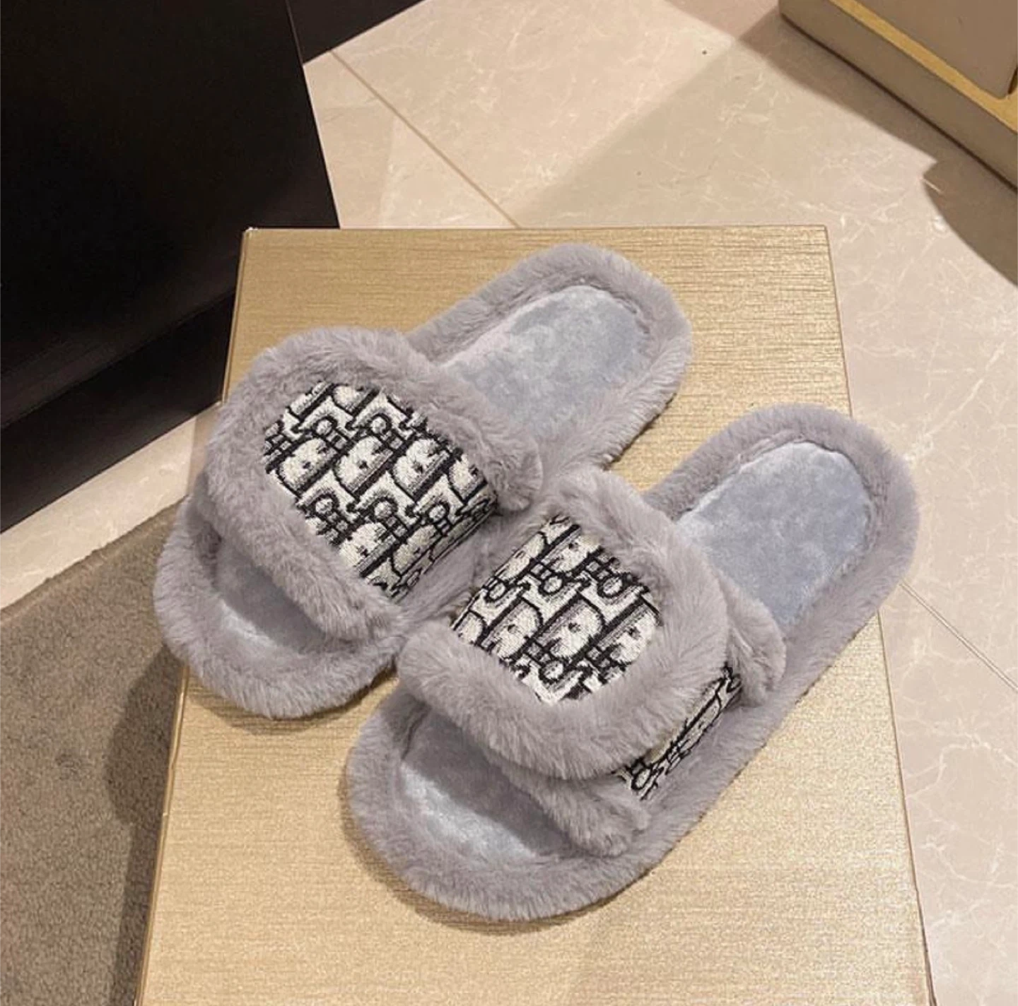 Furry House slippers - photo 2