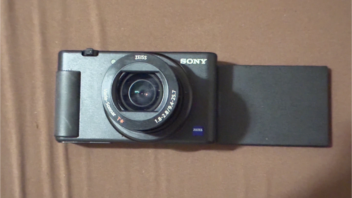 Sony ZV-1 Digital Camera - Great Condition! - photo 2