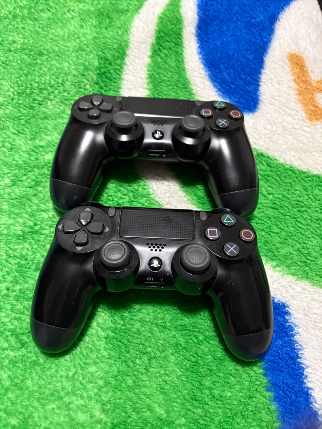 PlayStation 4 Slim with 2 Controllers and a headset. - photo 4