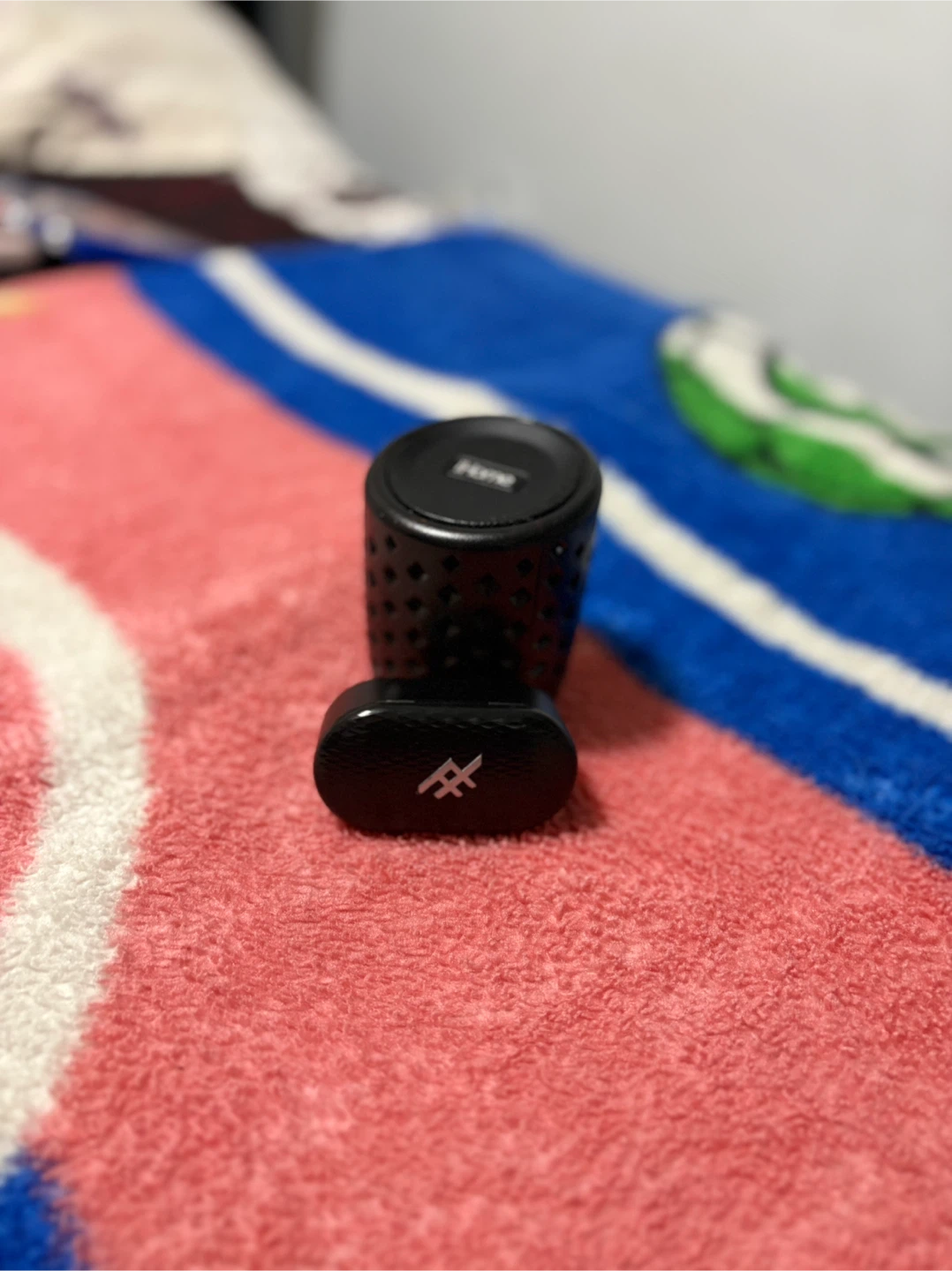 iHome Speaker & Wireless Earbuds - photo 2
