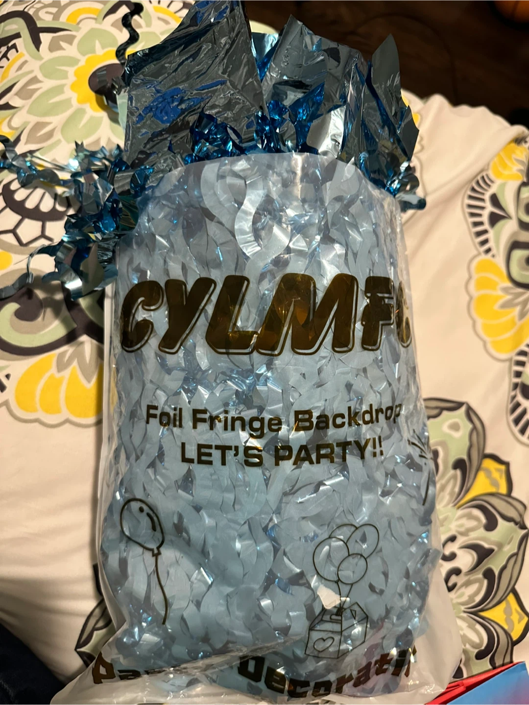 CYLMFU Wavey Foil Fringe Backdrop - Let's Party! - photo 4