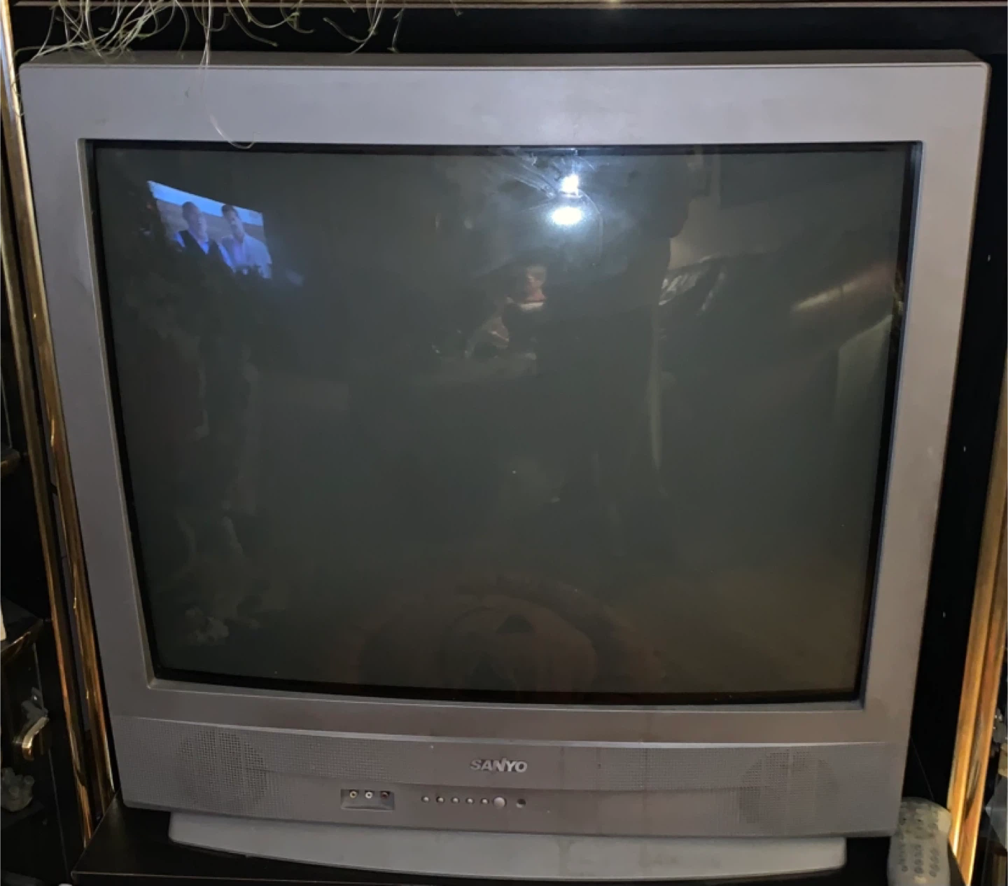 Sanyo DS25320 32” tube tv works perfectly - photo 2