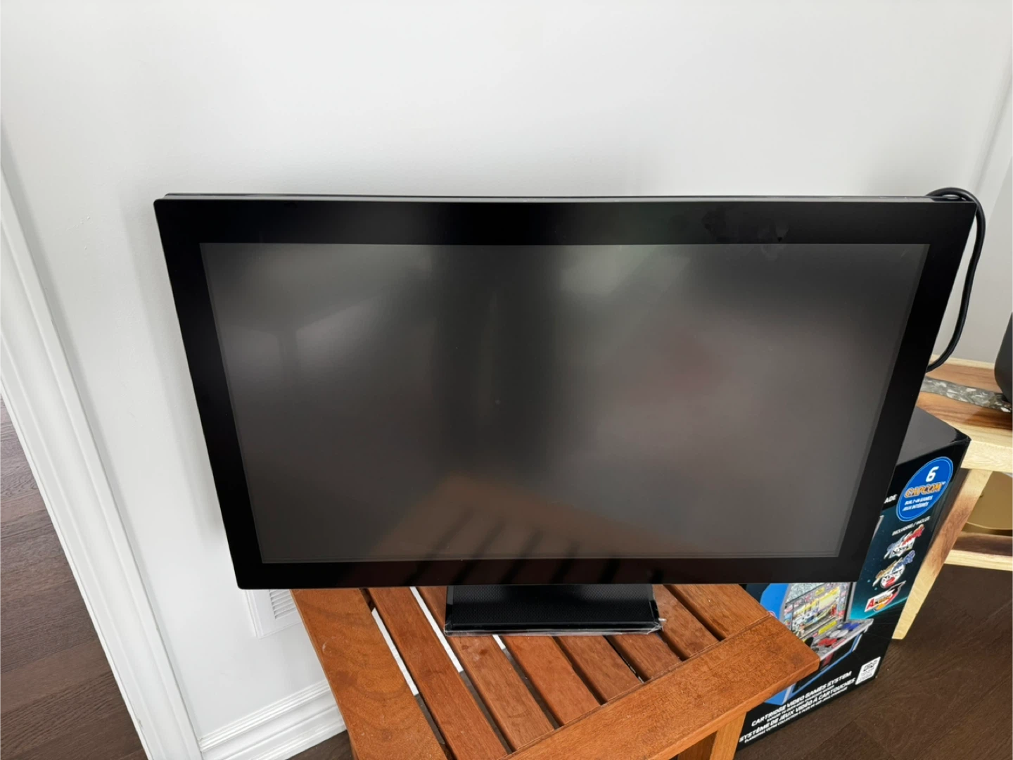 27’ monitor