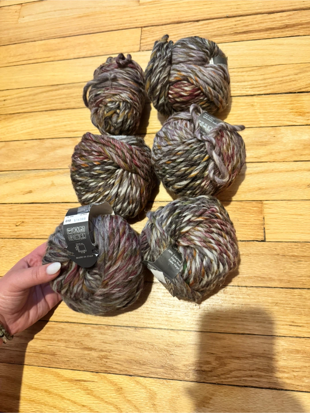 Virgin Wool Yarn - 6 Skeins - photo 3