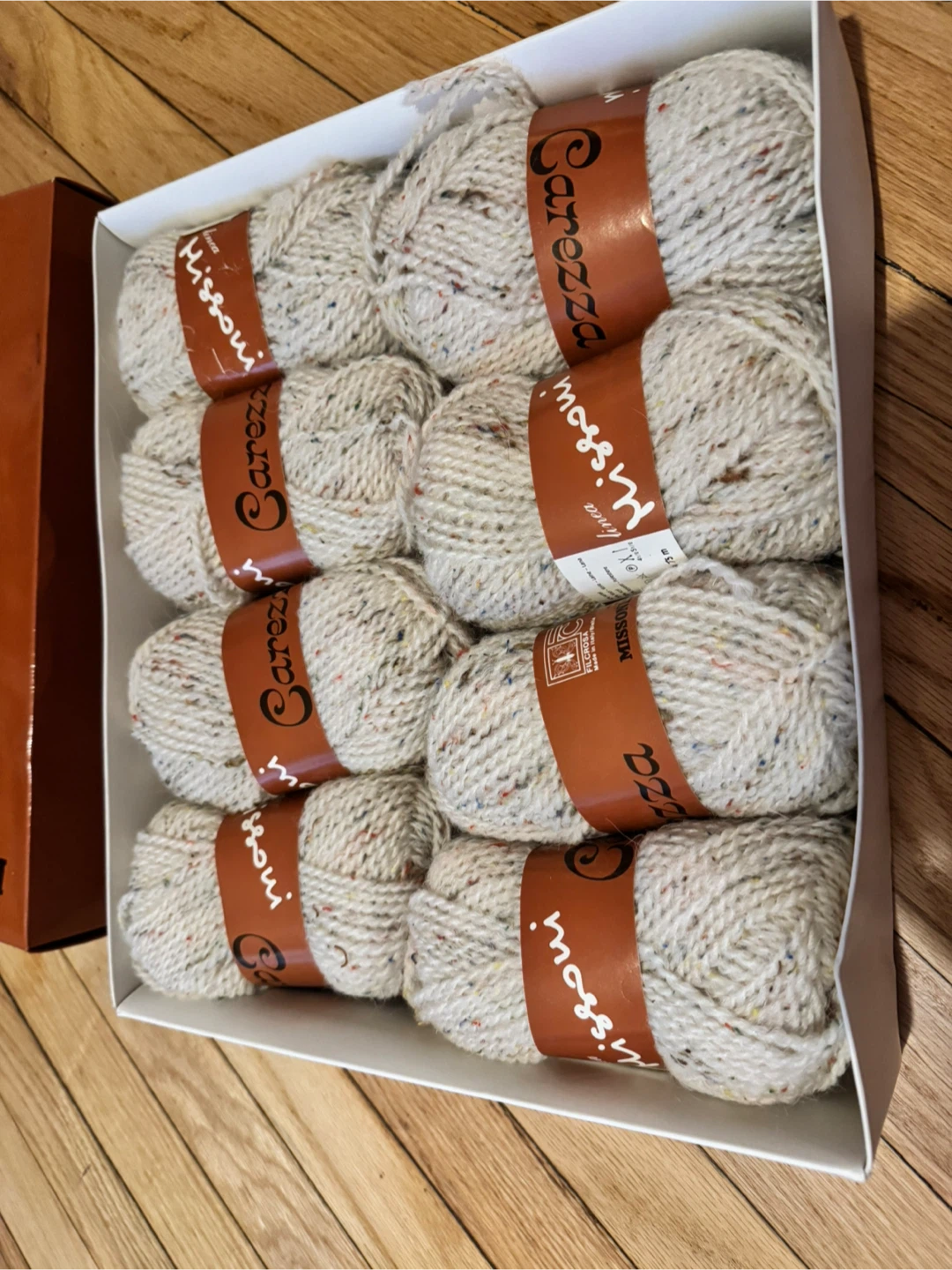 Missoni Linea Missoni Carezza Italian Yarn - 2 Boxes (16 skeins) - photo 2