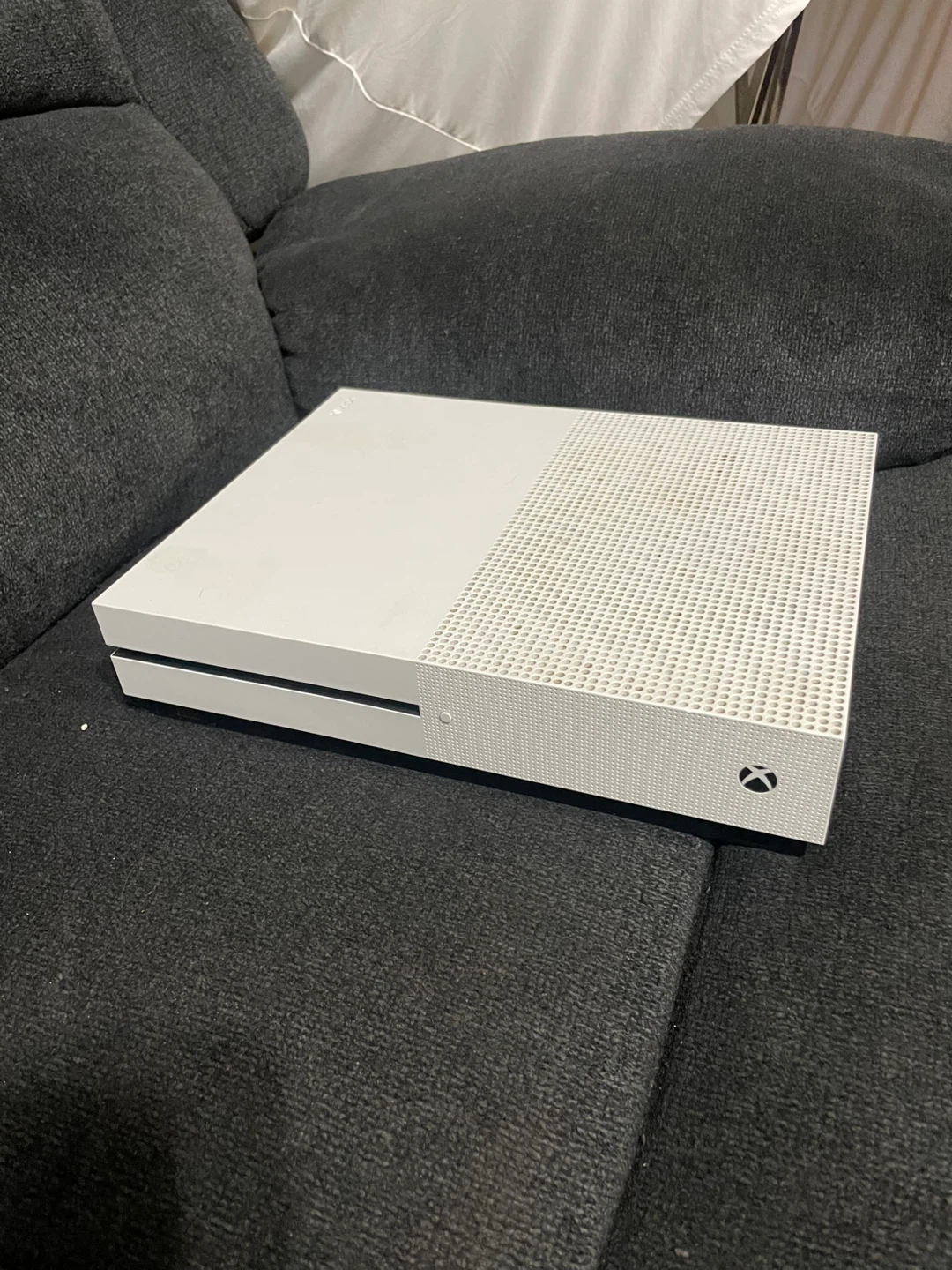 Xbox One S with 2 Controller and Cables - photo 5